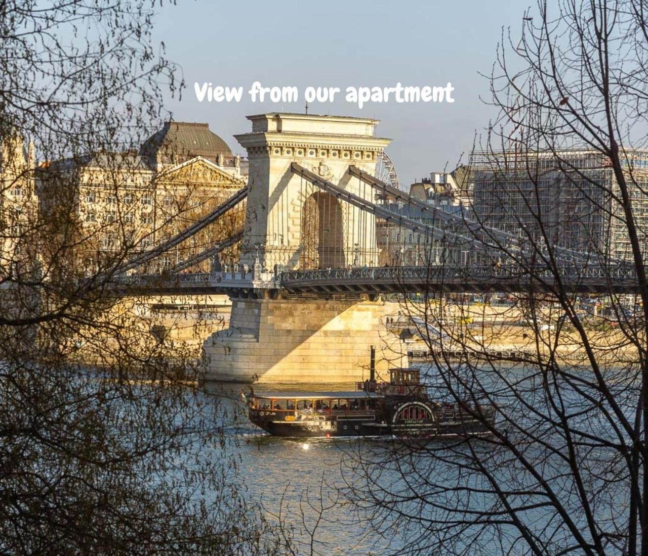 Danube Waterfront View At Chain Bridge Budapest Extérieur photo